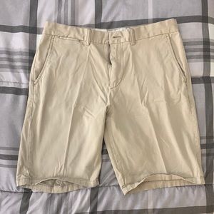 Men’s 34 Old Navy Khaki Shorts